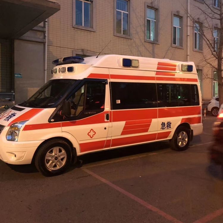 禄丰夜间租赁救护车护送病人转院：安全转运的 8 大核心注意事项